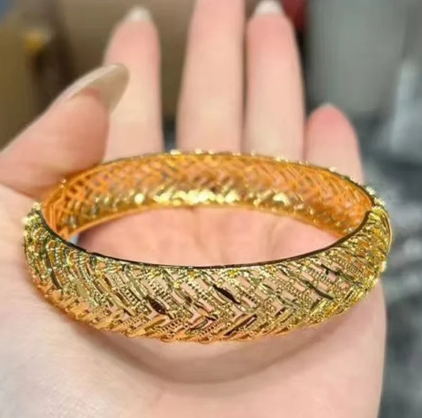 Stunning Gold Plated Bangle 